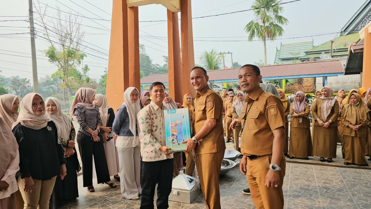 Penyerahan Bantuan UMKM