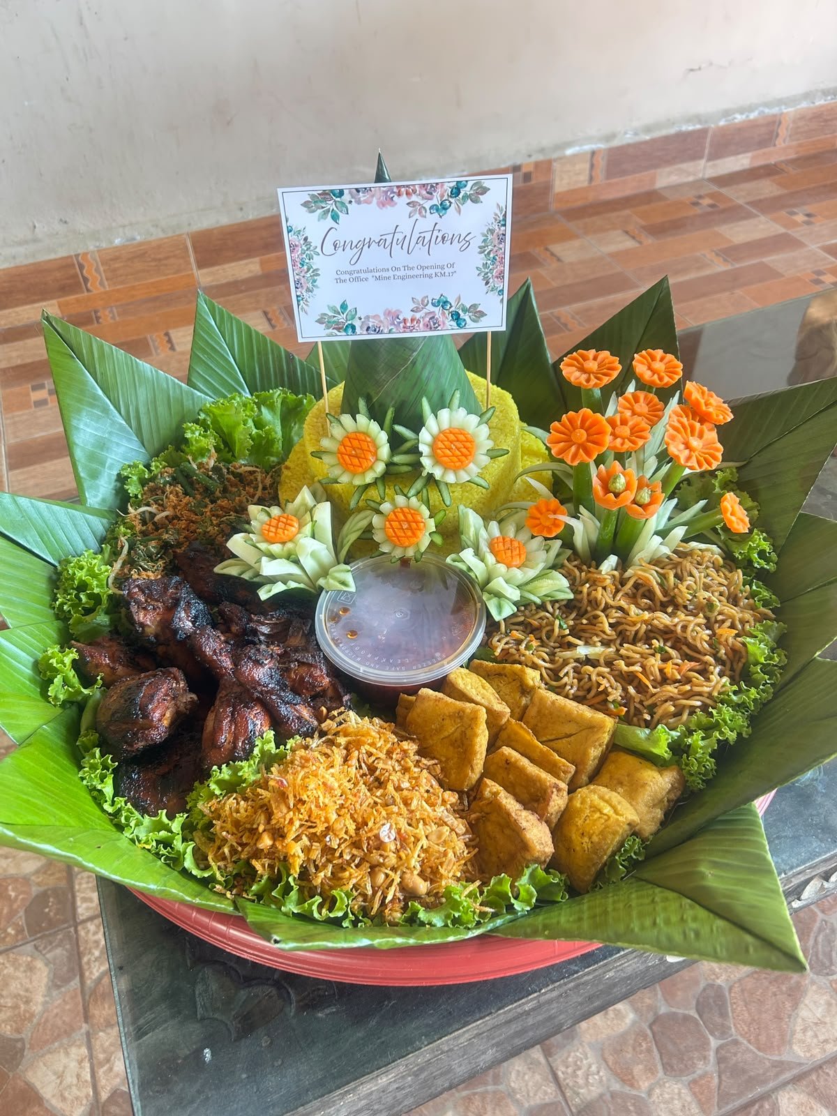 Tumpeng Nasi Kuning (10 porsi)